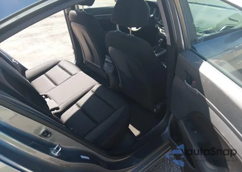 2017 Hyundai Elantra Value Edition z USA, uszkodzony, nr VIN KMHD84LF2HU395994